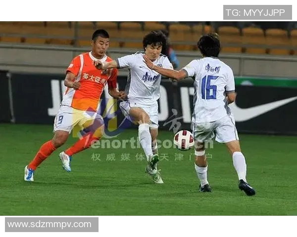 今天天津泰达迎战鲁能期待精彩对决球迷热情高涨助威现场气氛火爆